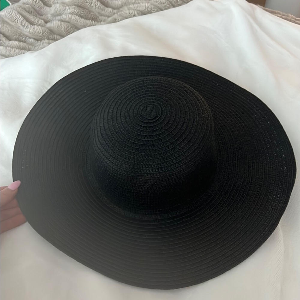 Elegant Black Wide-Brim Hat
